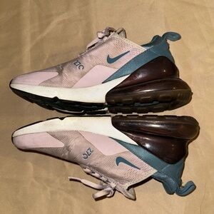 Women’s Nike Air Max 270